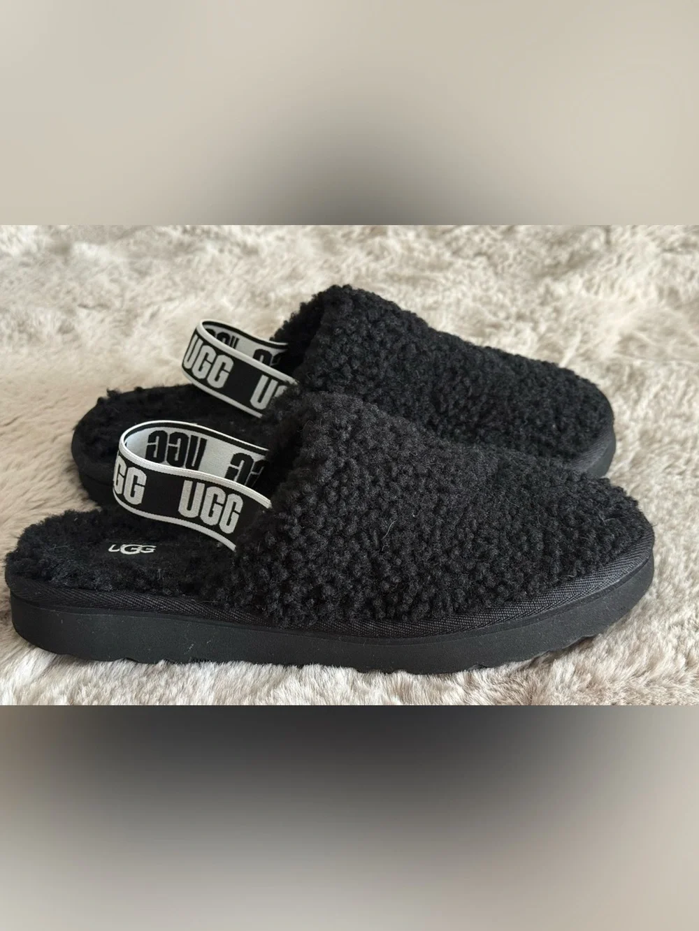 UGG Girls Fluff Yeah Black Clog Slingback Slipper Sandals - Size 4